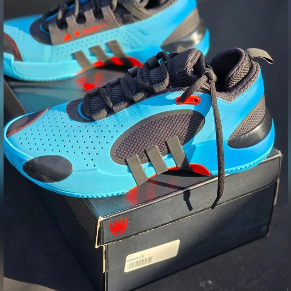 adidas Other - Blue and Black Adidas Don Issue 5 with Red Accents In Size 6.5 Y/Men (Like New)